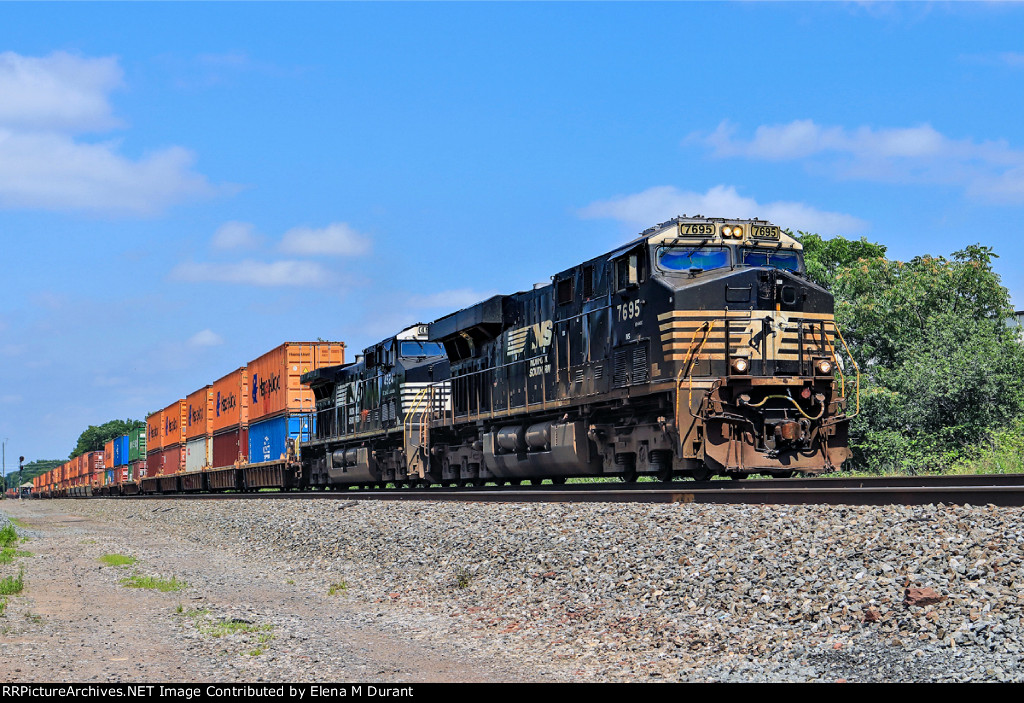 NS 7695 on 269